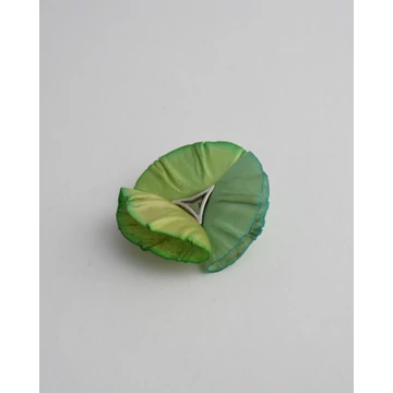 Forrás brosstű zöld